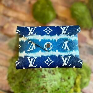 LOUIS VUITTION Kirigami Pochette Escale MM Blue